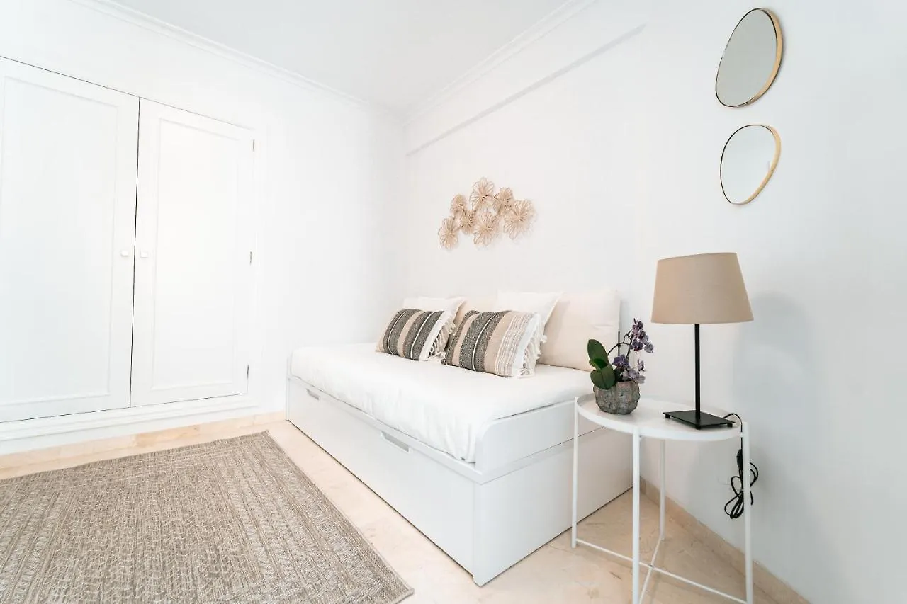 Polo Apartments 2A Marbella 0*,  Spain
